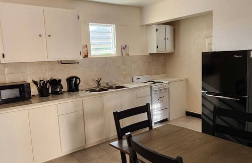 Estate Lindbergh Bay Apartment | Experience Locals In Paradise: 2-Bedroom Retreat Near Beach