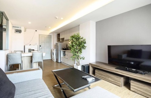 Chong Nonsi Apartment | Convenient Stay at Locals Sathorn Siamese Nang Linchee