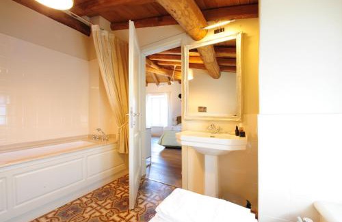 Pieve House | Enjoy Comfort at Locanda Al Castelletto - 4 Star Escape