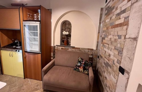 Castellabate Historic Centre Apartment | Cozy Getaway at Locanda Badia Residence with Breakfast