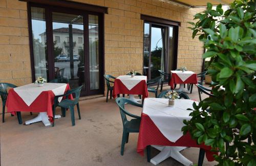 Ovest House | Budget-Friendly Stay at Locanda Corte Girlanda with Breakfast