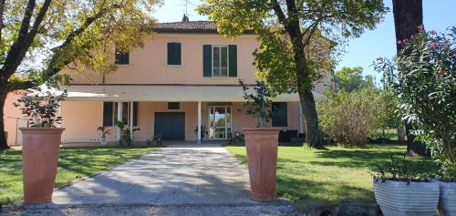 San Donato-San Vitale Bed & Breakfast | Pet-Friendly Getaway at Locanda Corte Roveri - Rated 9/10