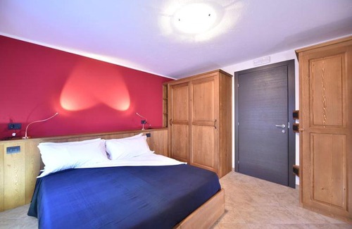 Lassolaz House | Pet-Friendly Retreat at Locanda Dei Castagneti - Breakfast Included
