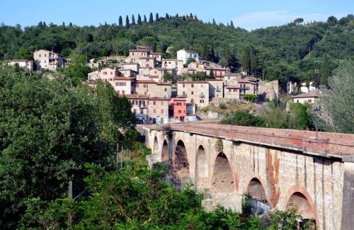 Pontecuti House | Pet-Friendly Retreat at Locanda del Borgo - Rated 9/10
