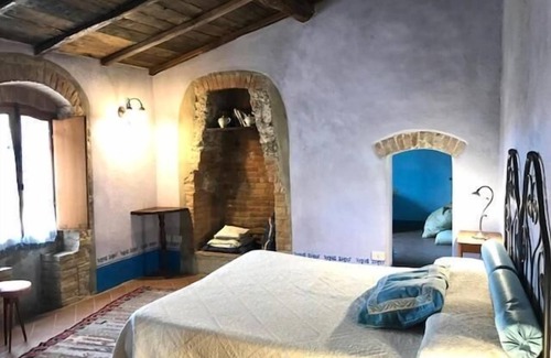 Bagno Vignoni Bed & Breakfast | Discover Locanda del Loggiato: Family-Friendly Comfort