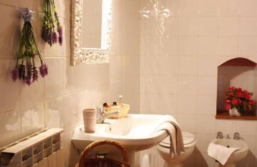 Bagno Vignoni Bed & Breakfast | Discover Locanda del Loggiato: Family-Friendly Comfort