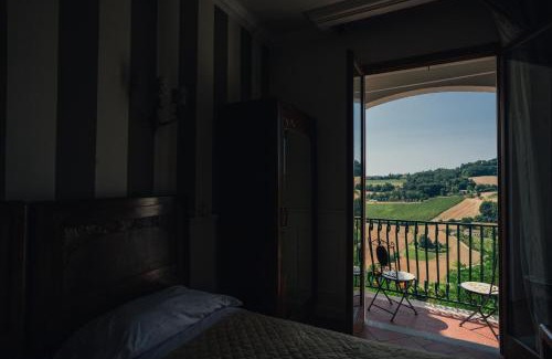 Dozza House | Delightful Stay at Locanda Dolcevita with Hot Tub & Dining