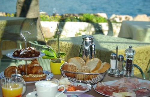 Brenzone sul Garda House | Pet-Friendly Locanda Fassa with Ocean View & 4-Star Comfort