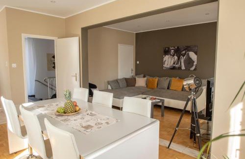 Locarno Apartment | Locarno, Casa Pioda - nahe Zentrum, mit Balkon und Parkplatz