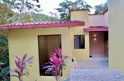 Zaragoza House | Located 20 min from El Tunco & 15 min from San Salvador ~ 3-Bed Jungle Home!