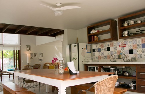 Itamambuca House | Prime Oceanfront Retreat with Pool and Sky TV Awaits