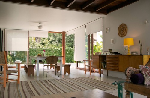 Itamambuca House | Prime Oceanfront Retreat with Pool and Sky TV Awaits