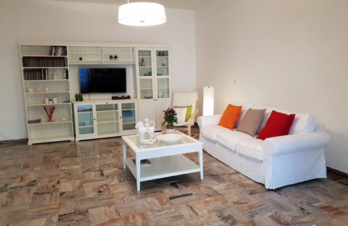 Pulsano House | Family-Friendly Haven Just 2 km from the Sea