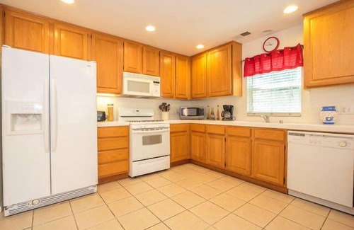 Whittier House | Ideal Stay Between Disneyland & Hollywood with Spa Amenities