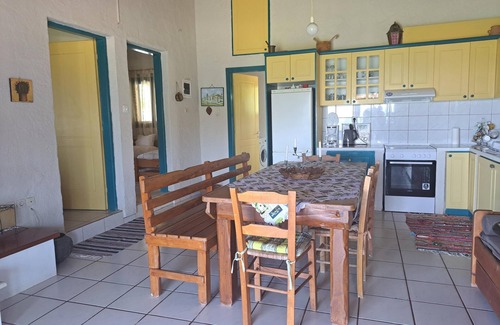 Andravida-Kyllini House | Beachfront Escape with Garden & Ocean Views, Pet Friendly