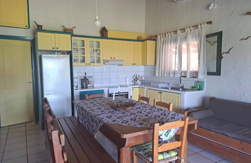 Andravida-Kyllini House | Beachfront Escape with Garden & Ocean Views, Pet Friendly