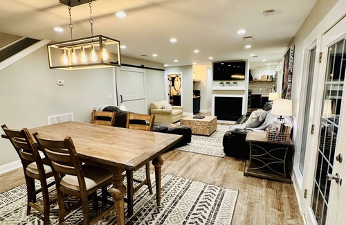 Chattanooga House | Scenic Retreat on the Tennessee River Near Downtown Chattanooga