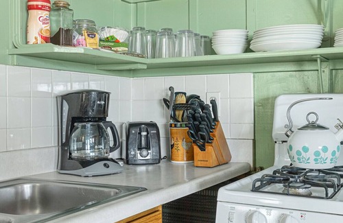 Arrowbear Lake Cabin | Ideal Getaway: Level Entry Near Lake Arrowhead & Big Bear