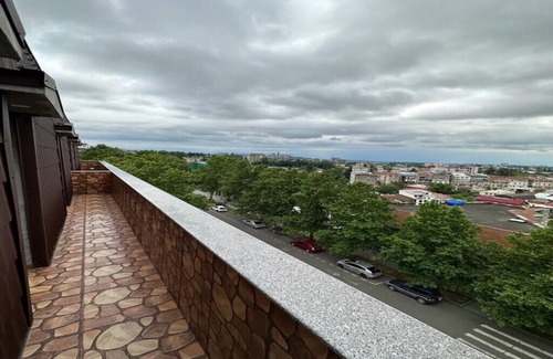 Kutaisi Apartment | Ideal City-Center Hotel Near University with Family Amenities