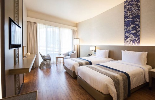 Patong Hotel | Experience Relaxation at Deluxe Room #12 in Patong Beach