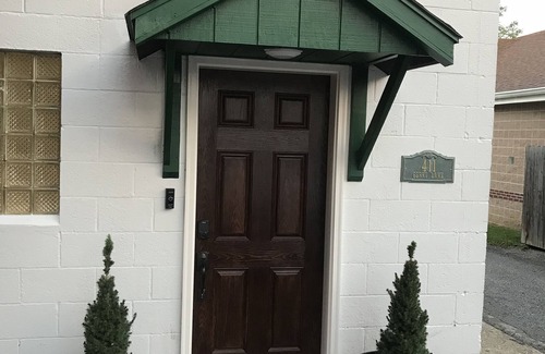 Madison House | Historic Downtown Madison Hotel with Kitchen & Perfect Score
