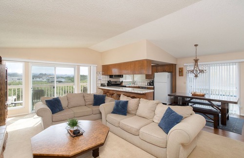Oceano House | Oceano Retreat: Oceanfront Home with Spa & Pet-Friendly Comfort