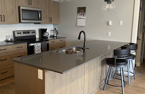 Sun Peaks Condo | SunPeaks Retreat: Ideal Location for Skiing and Golf