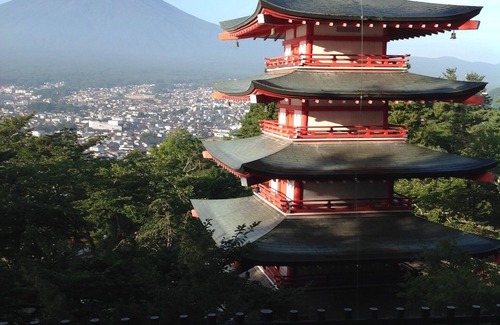 Shimo-yoshida House | Central Fujiyoshida Haven with Breakfast & Family-Friendly Perks