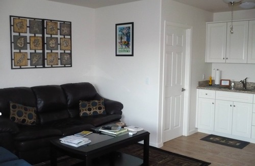 East Village Apartment | Cozy Oceanfront Retreat in the Heart of Cambria