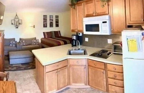 Wells Beach Condo | Oceanfront Harborside Condo #18: Steps from Wells Beach