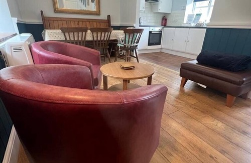 New Quay House | Family-Friendly Retreat Near Fishing Harbour and Beach