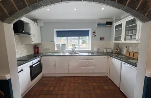 New Quay House | Family-Friendly Retreat Near Fishing Harbour and Beach