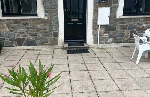 New Quay House | Family-Friendly Retreat Near Fishing Harbour and Beach