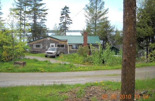 Unity Cottage | Ideal Lakefront Retreat for Bass Fishing Enthusiasts