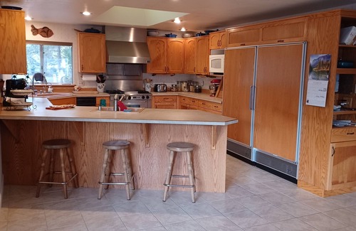 Susanville House | Serene Getaway on Eagle Lake with Pool and Breakfast