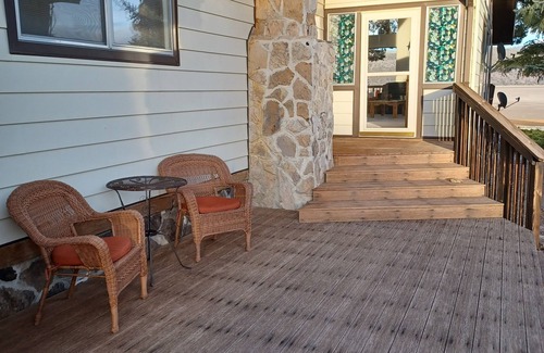 Susanville House | Serene Getaway on Eagle Lake with Pool and Breakfast