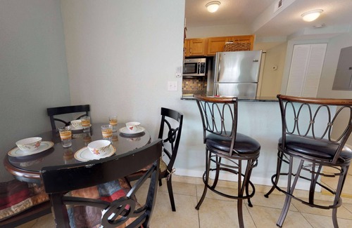 Pass-a-Grille Historic District Condo | Experience Pass-A-Grille Beach: Steps to Sand & Heated Pool