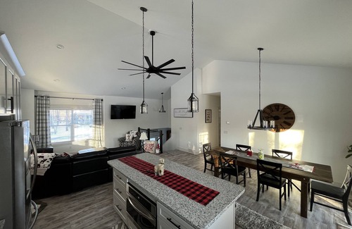 Thompsonville House | Experience Unmatched Comfort at Crystal Mountain Golf Course