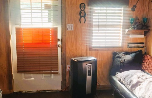 Anderson Cabin | Convenient Getaway Near Lake with Spa & Family-Friendly Amenities