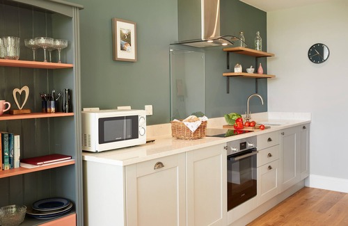 Alston House | Discover The Old Buttress: Pet-Friendly Stay Near Alston