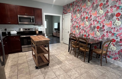 Columbia House | Prime Location Near William Brice Stadium & Family Amenities
