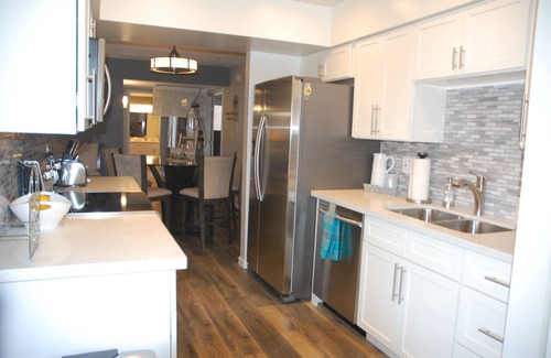 Village Two Condo | Perfect 2BR McCormick Ranch Condo with Pool & Ocean Views