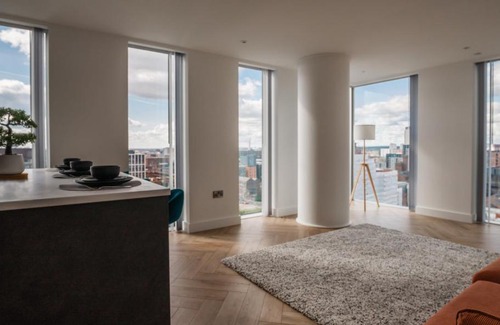 Castlefield Apartment | Premier Stay in Central Manchester with Top Amenities