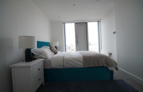 Castlefield Apartment | Premier Stay in Central Manchester with Top Amenities