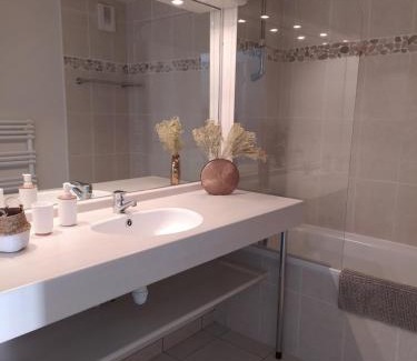 Fouesnant Apartment | Seaside Apartment: Oceanfront Stay with Pool & Pet-Friendly