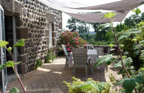 Seneujols Bed & Breakfast | Stay Central in Devès, Near Puy-en-Velay & St-Jacques