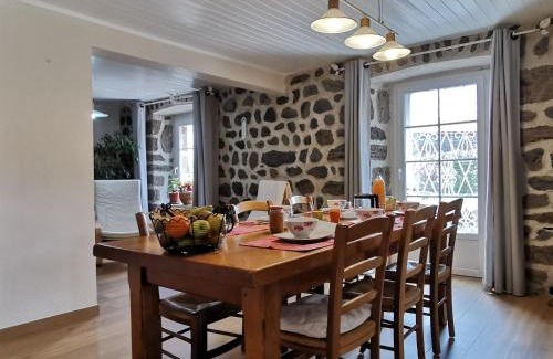 Seneujols Bed & Breakfast | Stay Central in Devès, Near Puy-en-Velay & St-Jacques