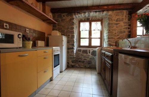 Saint-Front House | Authentic Retreat with Fireplace, Close to Nature & Activities