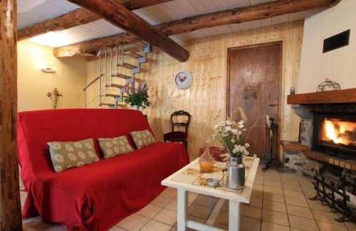 Saint-Front House | Authentic Retreat with Fireplace, Close to Nature & Activities