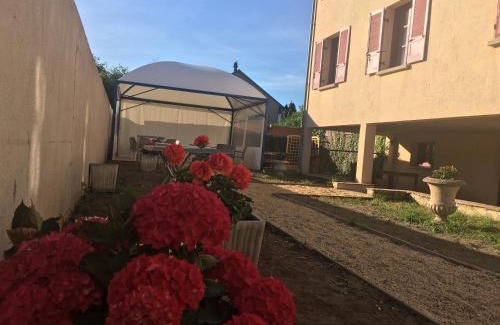 Dun-le-Palestel Hotel | Explore Comfortable Stays at Hôtel Joly with Great Amenities